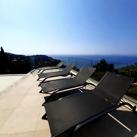 Neuve Vue Et Iles D'or Vila *